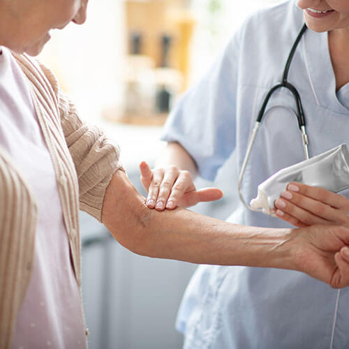 infirmiere-a-domicile-abira-services